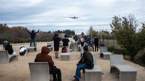 como llegar al mirador aeropuerto del prat|Mirador de aviones del Prat de Llobregat, potencia。